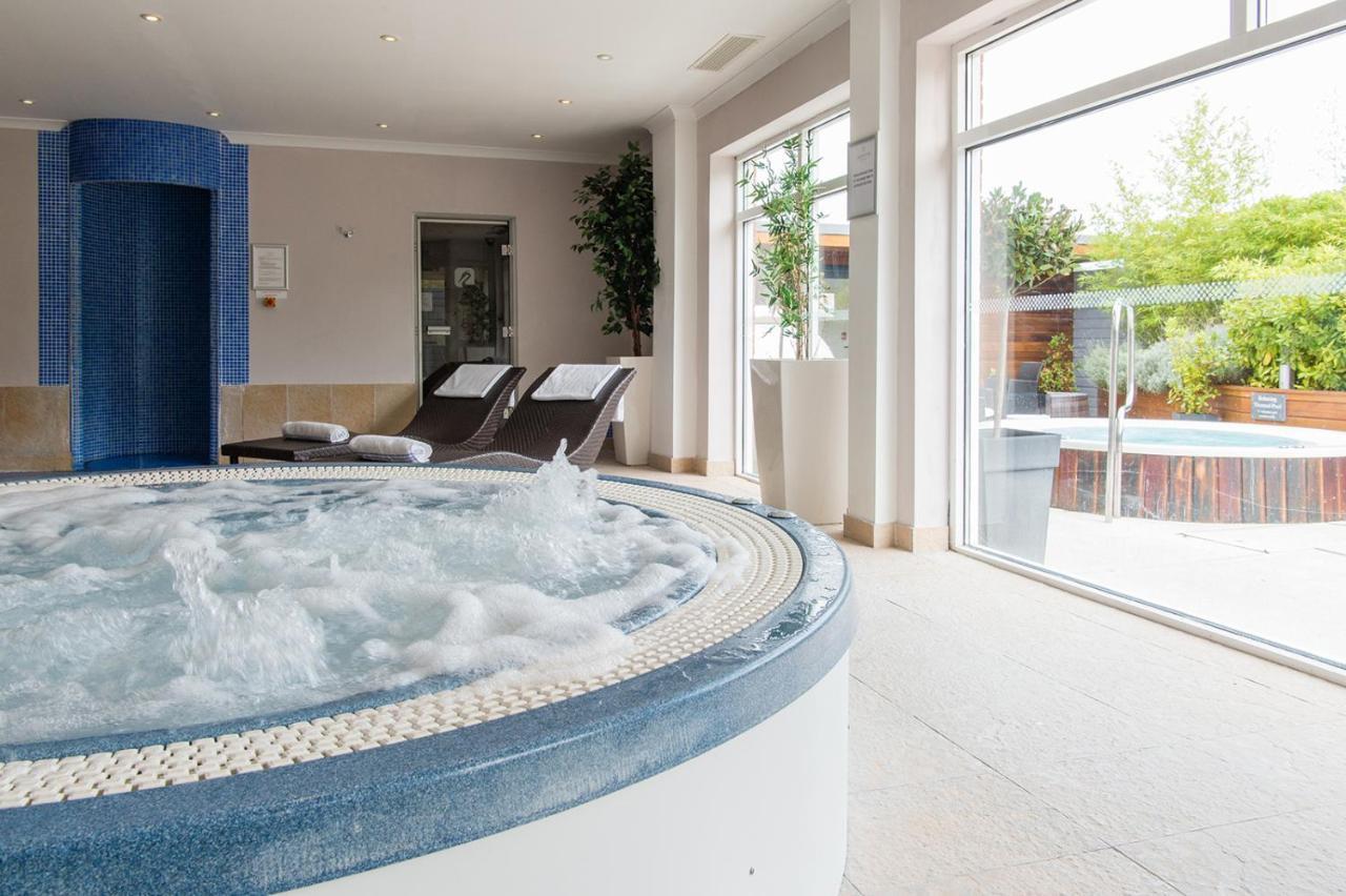 Lakeside Park Hotel & Spa Fishbourne  Екстериор снимка