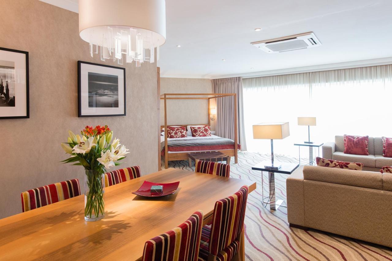 Lakeside Park Hotel & Spa Fishbourne  Екстериор снимка