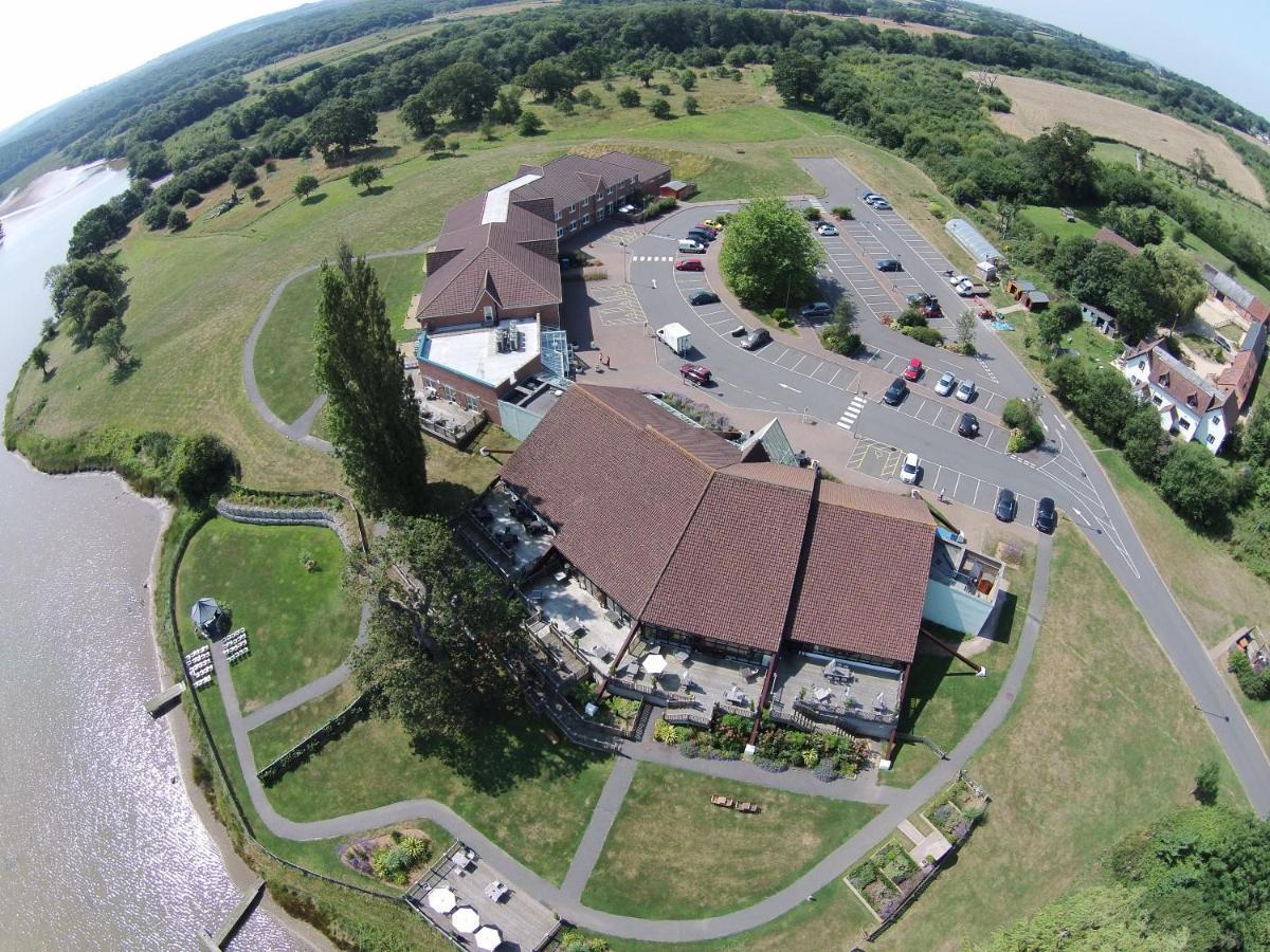 Lakeside Park Hotel & Spa Fishbourne  Екстериор снимка