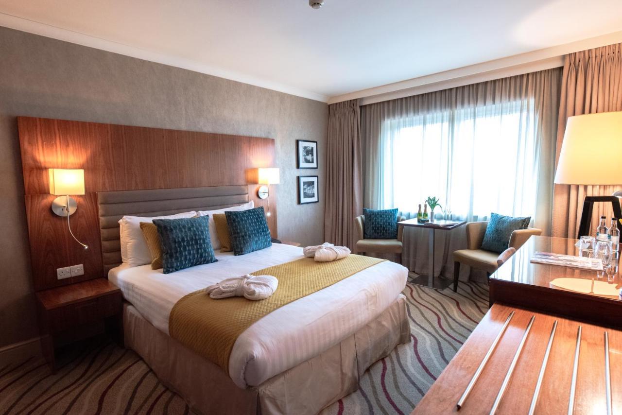 Lakeside Park Hotel & Spa Fishbourne  Екстериор снимка