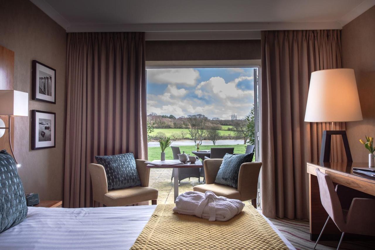 Lakeside Park Hotel & Spa Fishbourne  Екстериор снимка