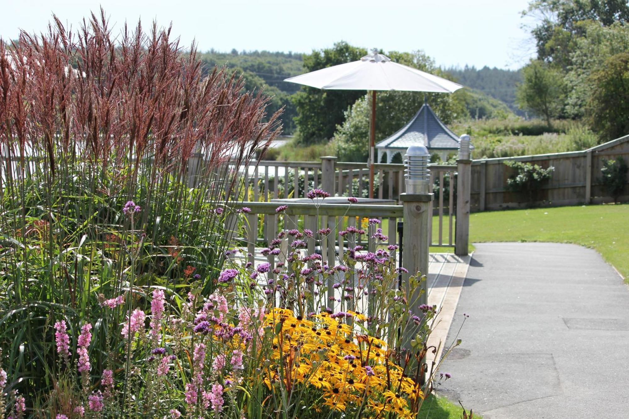 Lakeside Park Hotel & Spa Fishbourne  Екстериор снимка