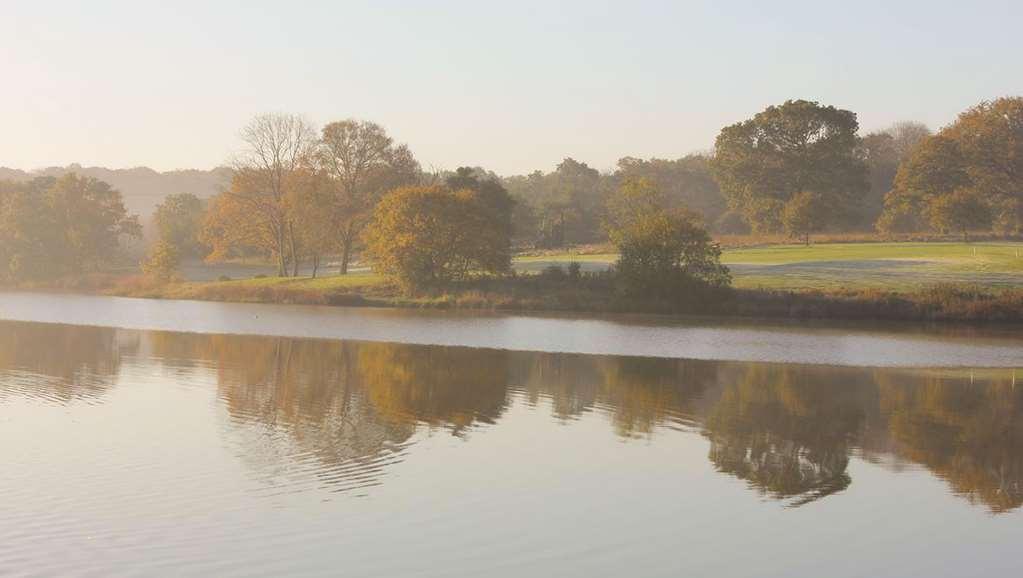 Lakeside Park Hotel & Spa Fishbourne  Екстериор снимка